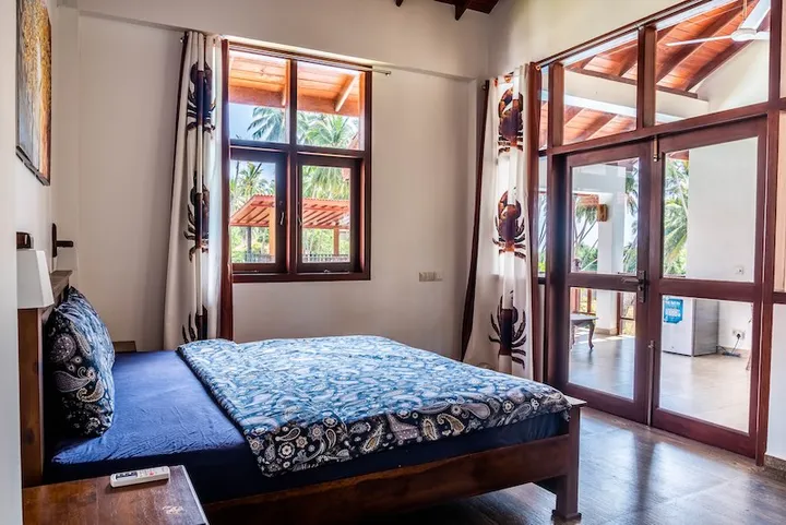 Standard room with a balcony and panoramic view of the Indian Ocean